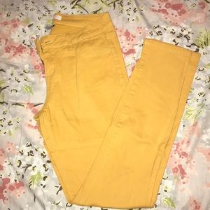 Low-rise mustard skinny pants